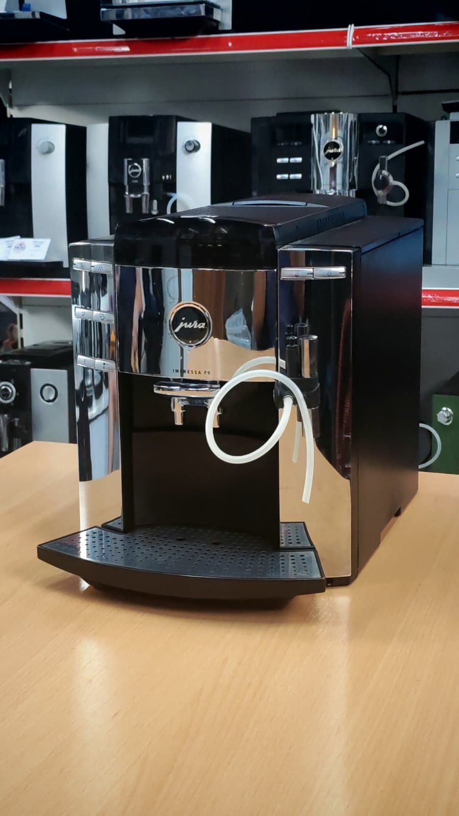 Jura F9 (chrom) — HDG Coffee Service