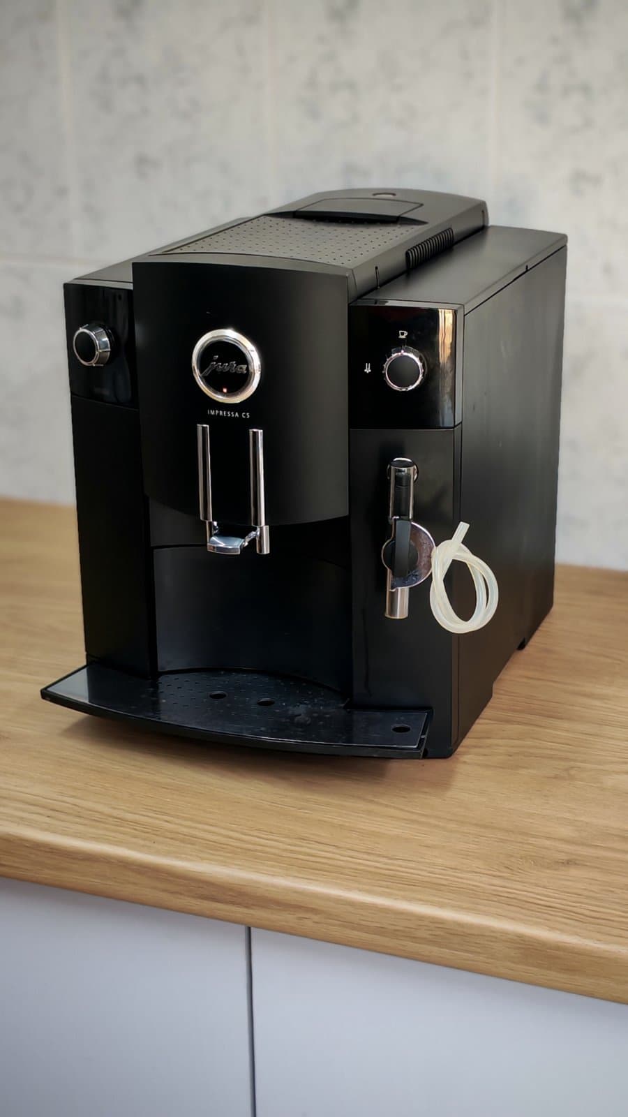 Jura C5 — naslovna fotografija